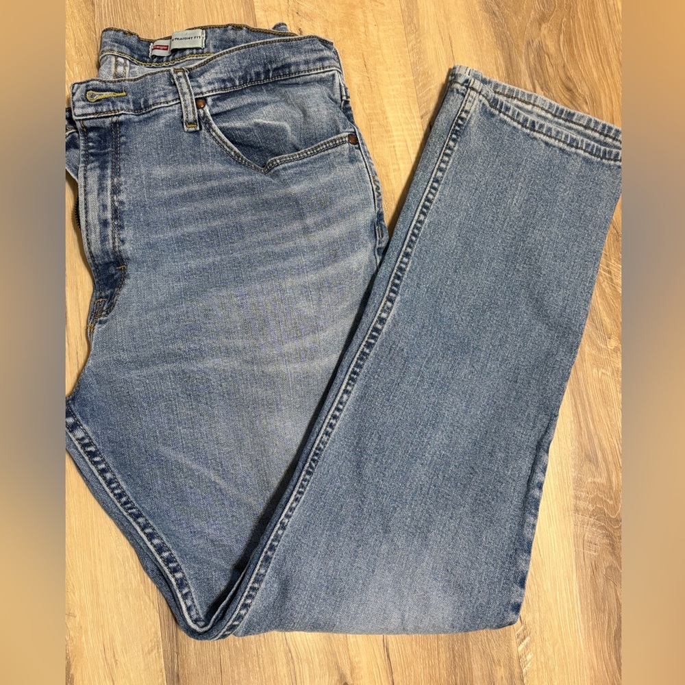 Men’s Wrangler Straight Jeans